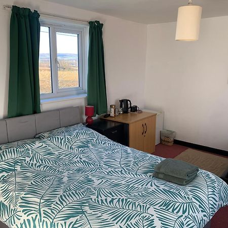 1 Bedroom Annex, Private Bathroom, Peaceful Area Claypits Buitenkant foto