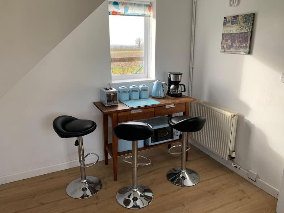 1 Bedroom Annex, Private Bathroom, Peaceful Area Claypits Buitenkant foto