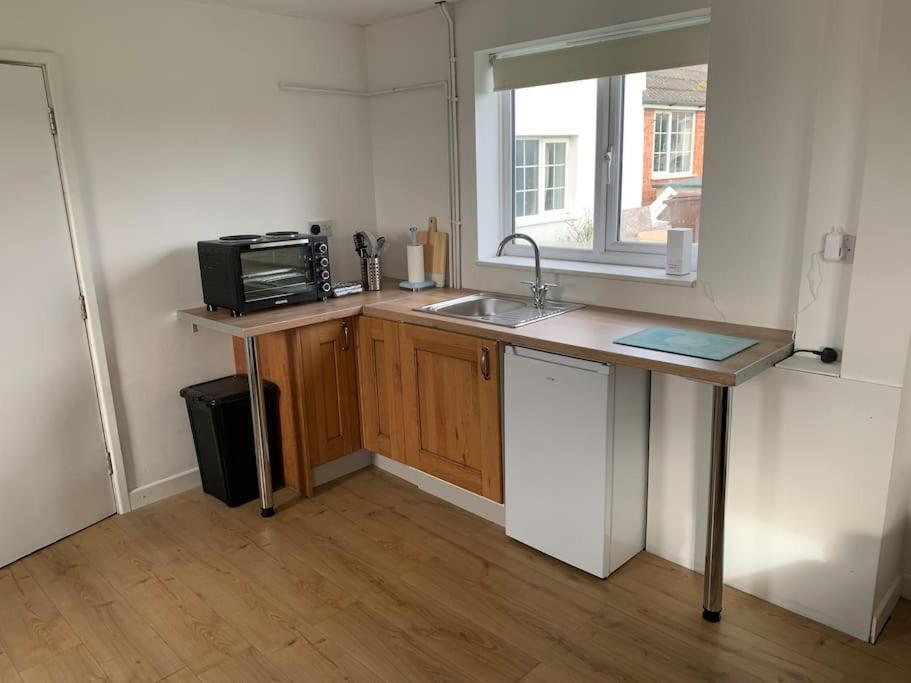 1 Bedroom Annex, Private Bathroom, Peaceful Area Claypits Buitenkant foto